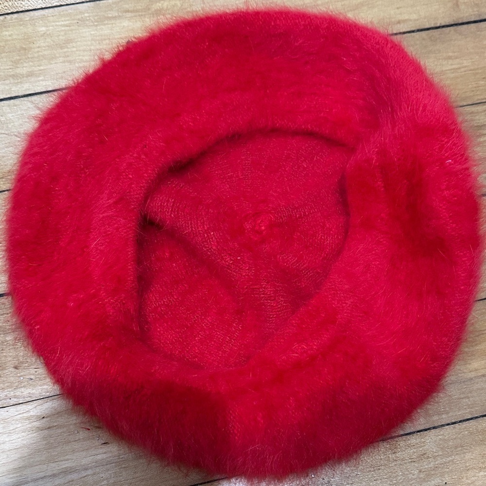 Rabbit Hair Red Beret - Picture 2 of 3